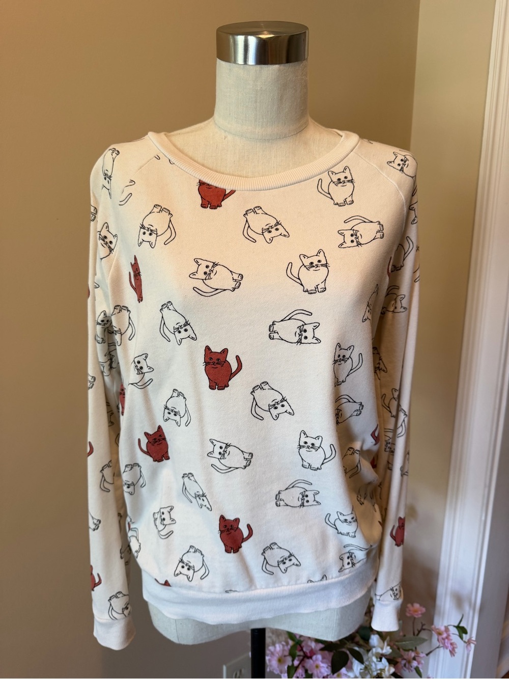 Forever 21 Cream Crewneck Sweatshirt with Red and Black Cat Print